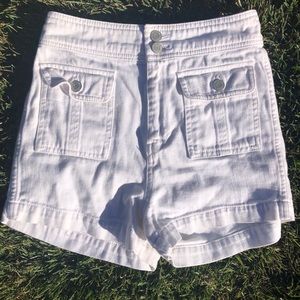 Retro style white jean shorts:)